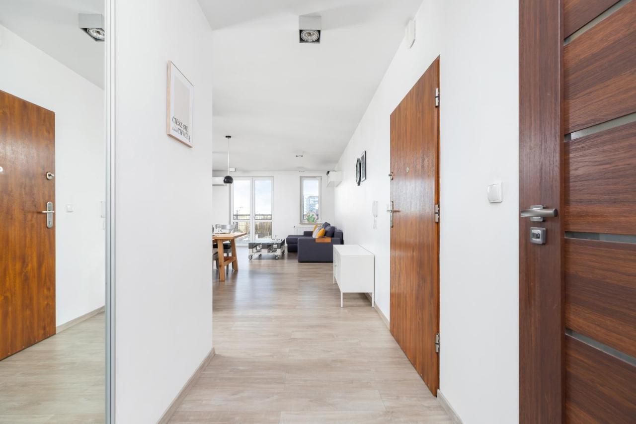 Avia Apartment Three Bedroom Two Balcony Ac & Parking By Noclegi Renters Krakov Exteriér fotografie