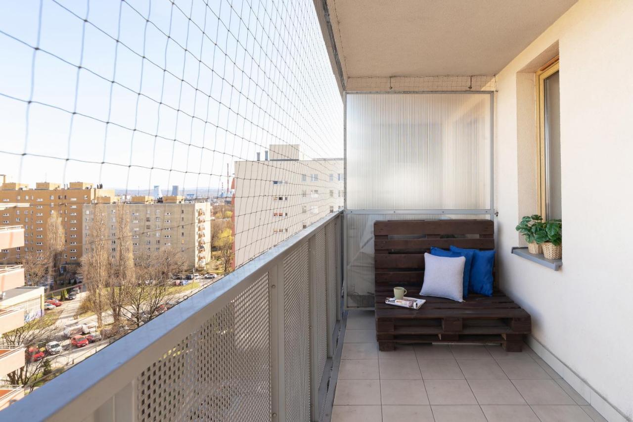 Avia Apartment Three Bedroom Two Balcony Ac & Parking By Noclegi Renters Krakov Exteriér fotografie
