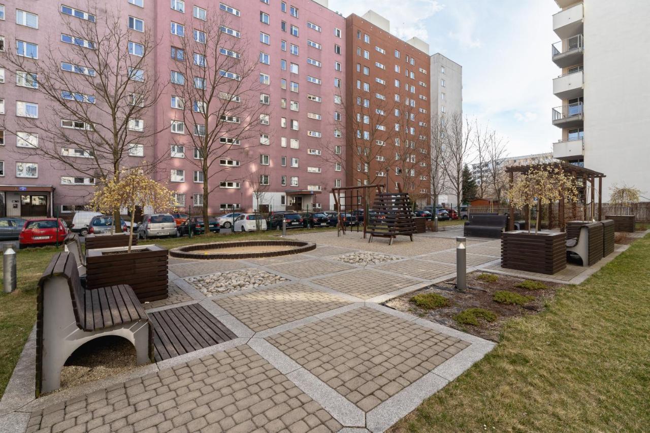 Avia Apartment Three Bedroom Two Balcony Ac & Parking By Noclegi Renters Krakov Exteriér fotografie